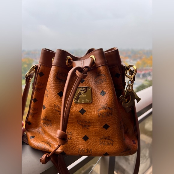 MCM MADE IN GERMANY BUCKET BAG - Picture 13 of 13